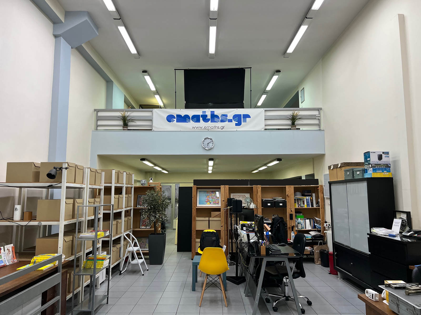 Επαγγελματικό Ακίνητο προς Πώληση - Ισόγειο κατάστημα / Χώροι Γραφείων - Ιπποκράτους 58, Αθήνα